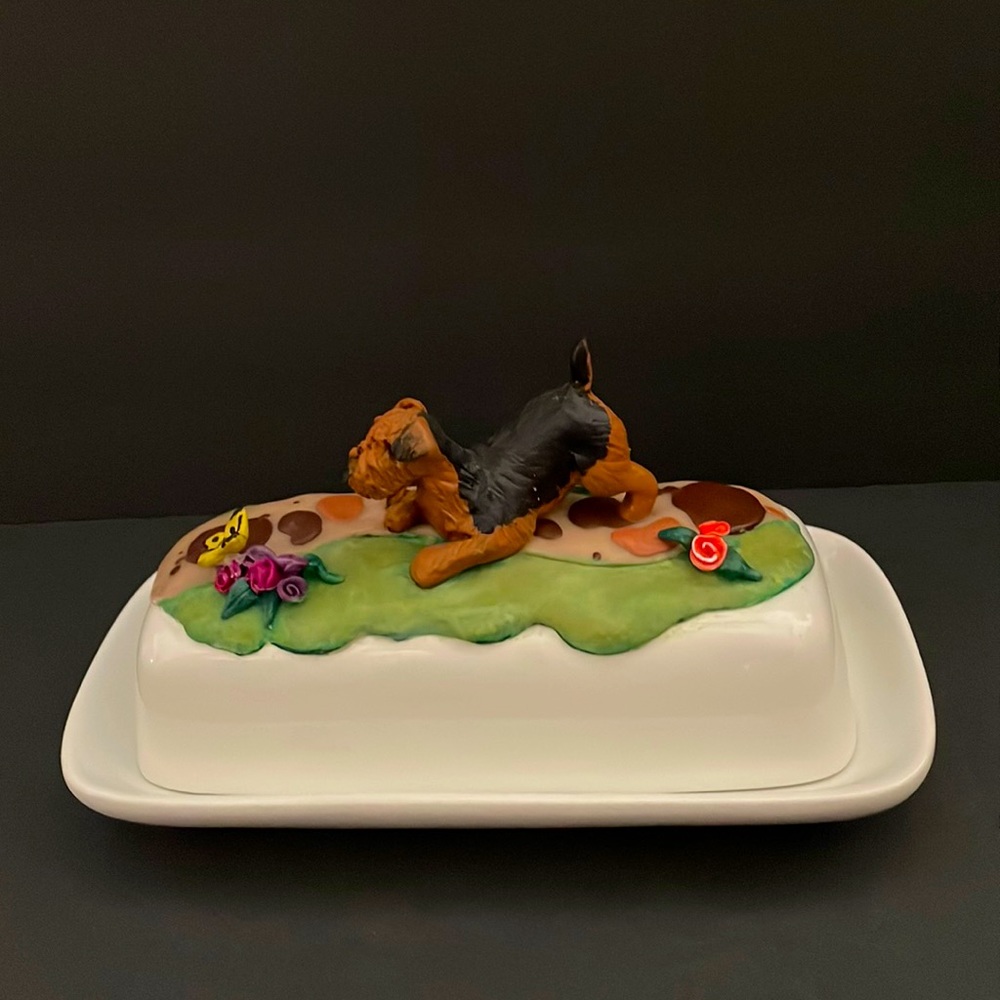 Furio Home Italy large Butter Dish with frollicking dog and butterfly